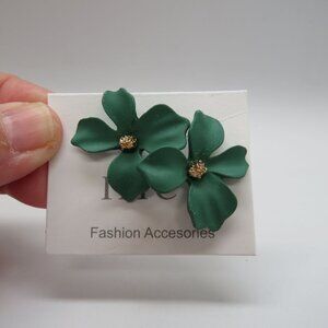 IMCT Flower Earrings Green 1" Floral Stud Pierced Gold Accents Coated Metal New